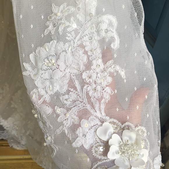 Brand new Alfred Angelo wedding dress - Picture 4 of 8